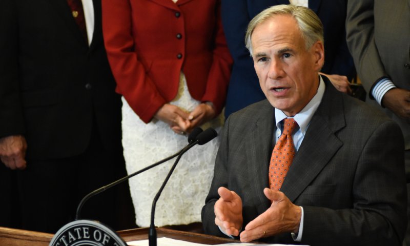מושל טקסס ביטל את כל הגבלות הקורונה במדינה