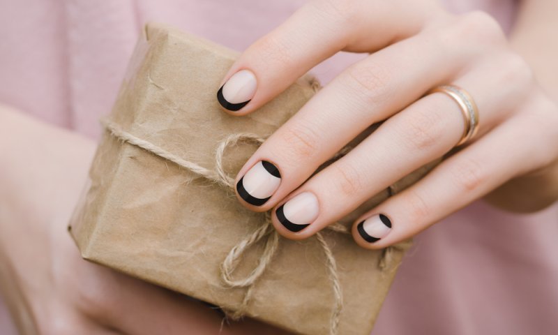 לק מוקה, פרנץ' שחור: המניקור מעיד על בוא הסתיו