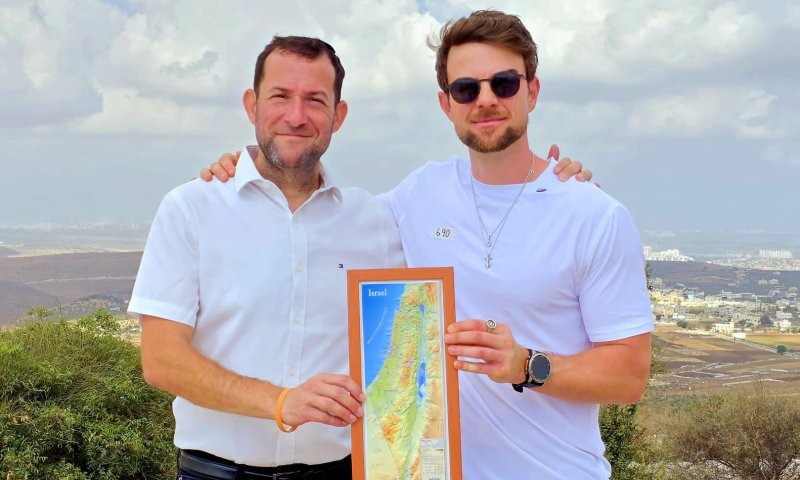 הכוכב ההוליוודי &ldquo;אני מאמין בריבונות העם היהודי בארץ"