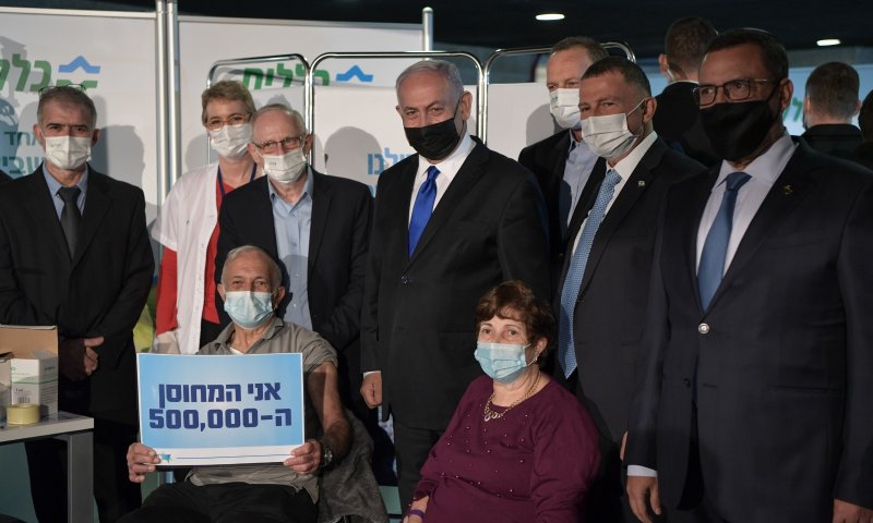 המתחסן החצי מיליון בישראל זכה לכבוד