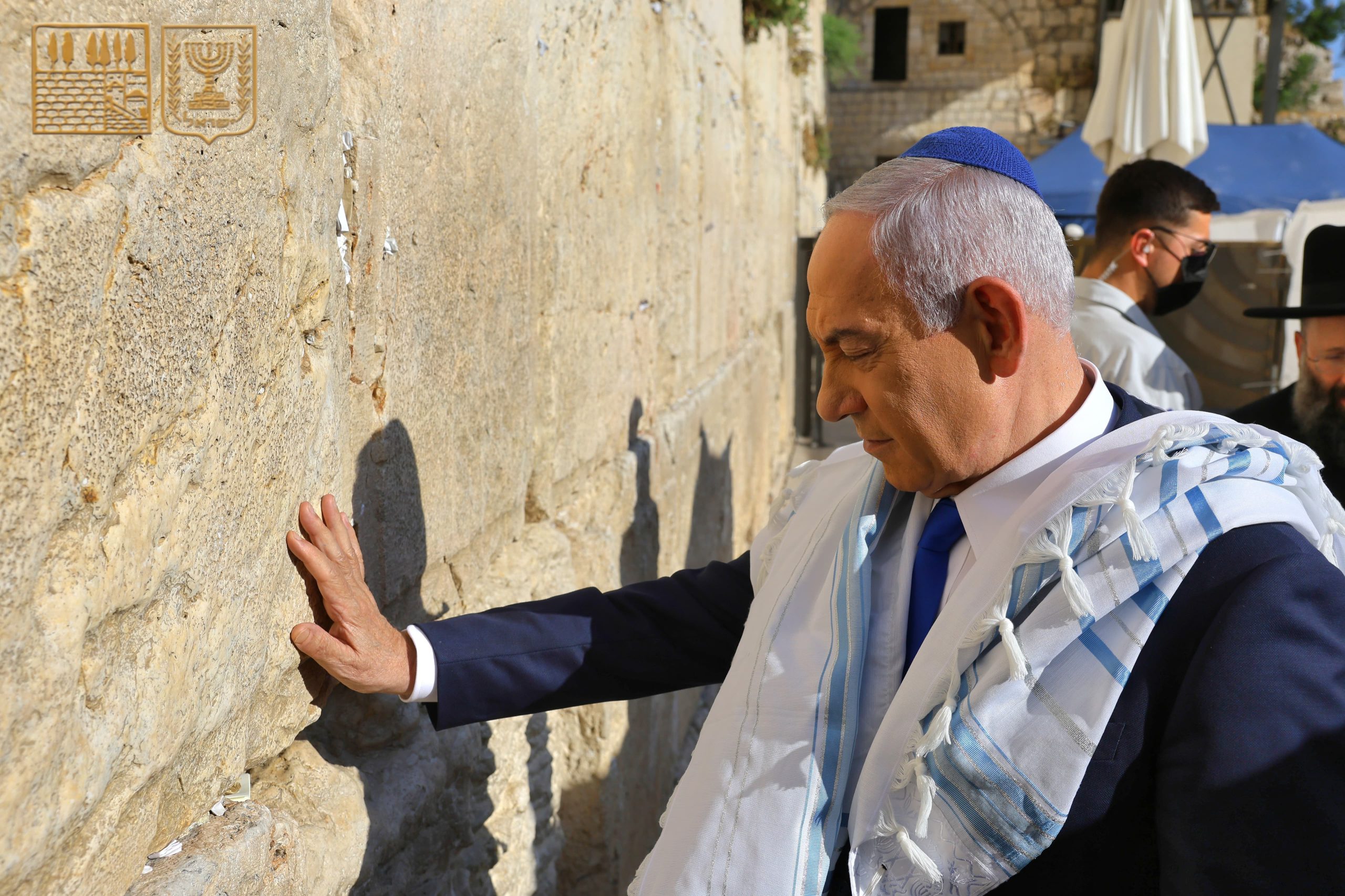 נתניהו בכותל (צילום: הקרן למורשת הכותל המערבי)