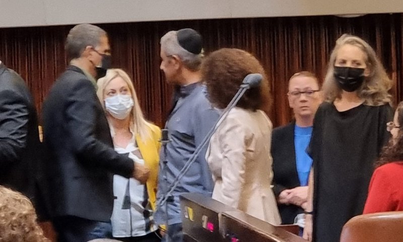 בושה: הקואליציה הקפיצה את הח"כ שיושב שבעה