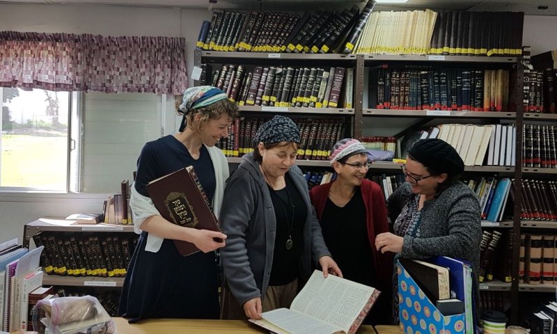 "לא נאפשר לרבניות להיבחן בהלכות נידה"