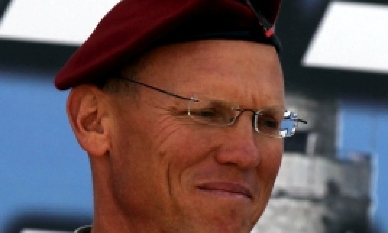 האלוף ניצן אלון חתם; באופן רשמי יש אוניברסיטה באריאל