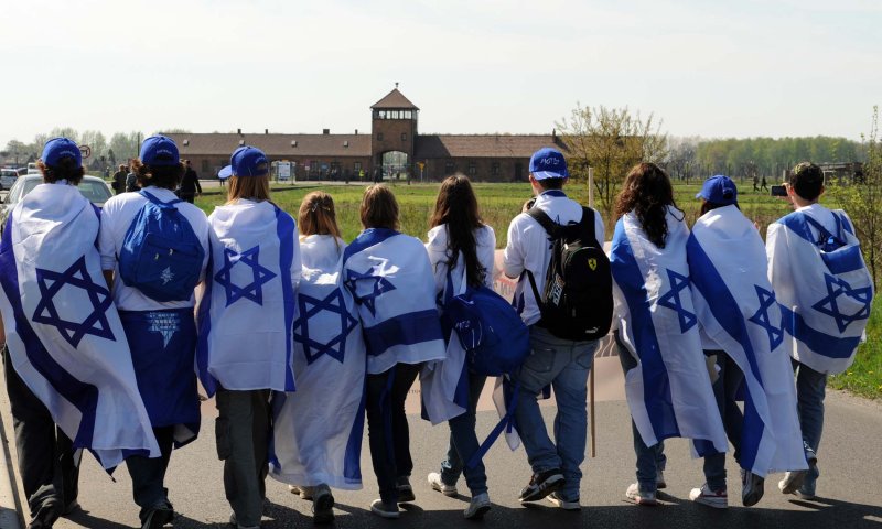 התנערי מעפר: על הימים הגדולים של אחרי פסח