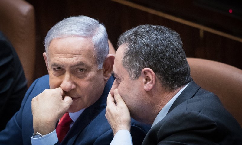 התכנית של נתניהו: 750 ש"ח לכל בוגר, 500 לכל ילד