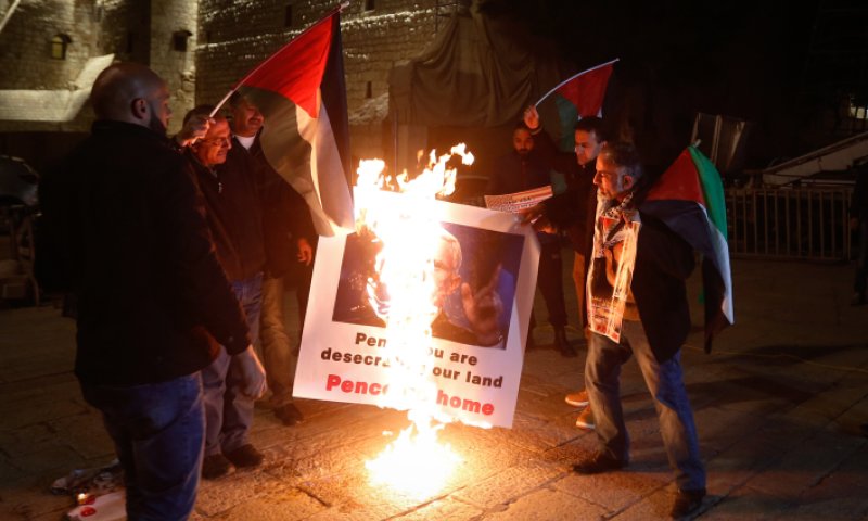 זעם ברשות הפלסטינית בעקבות ביקור פנס בכותל