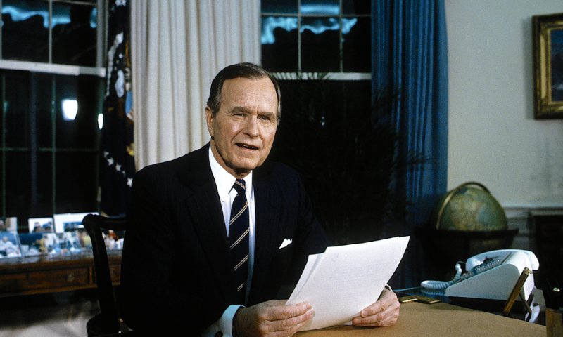 צפו: ארה"ב נפרדת מהנשיא לשעבר ג'ורג בוש האב