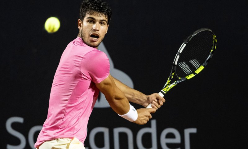 סנסציה: אלקרס ניצח את ג'וקביץ' וזכה בווימבלדון