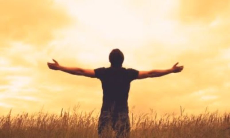 הינדיק &bull; הזמר ששואף להיות הסיה של המגזר