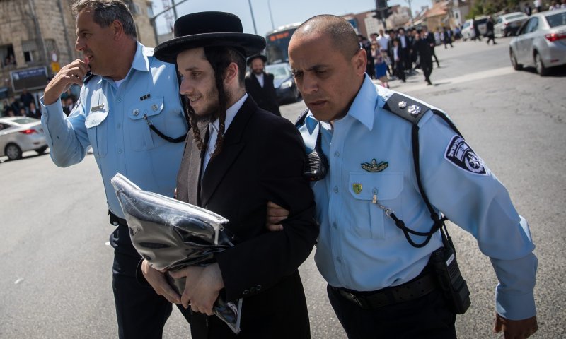 יוגב זועם: המשטרה אוכפת רעש נגד יהודים בלבד