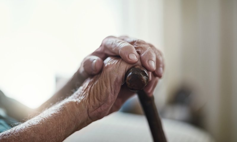 טרגדיה ברמת גן: בן 102 נפל בדרך לממ"ד ונהרג