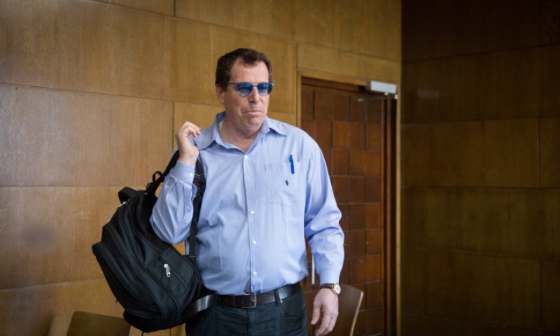 הסוף לפרשת המסמך: בועז הרפז הורשע בעבודות שירות