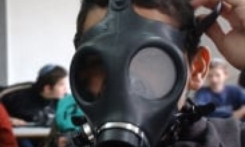 הרב מצגר לשר הביטחון: דאג למסכות אב"כ לבעלי זקנים