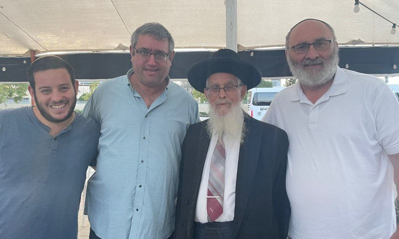 הרב יעקב אריאל במאהל הגבורה: 'לנקום את נקמתם של הקדושים'