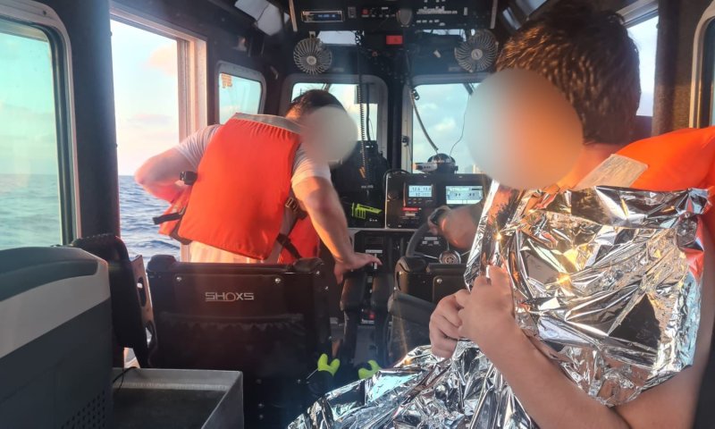 תיעוד דרמטי: הילד נסחף והשוטרים חילצו בלב ים