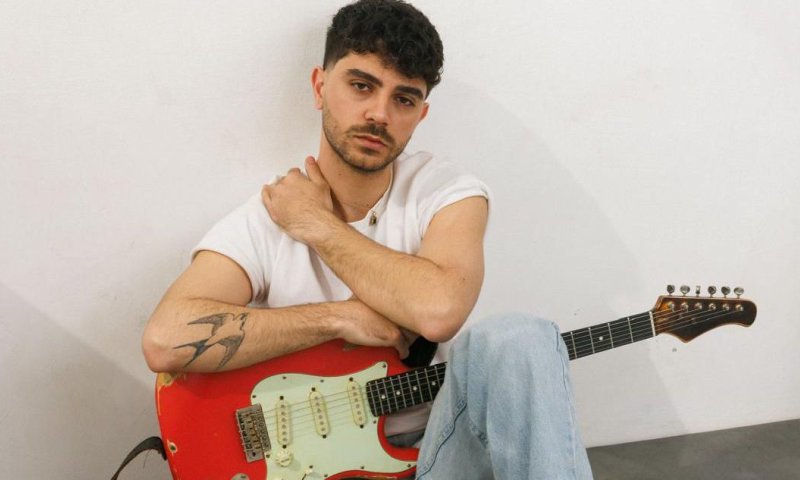 "פיטר פן": יובל גולד חוזר הביתה עם שיר אישי שמוקדש לאמא שלו