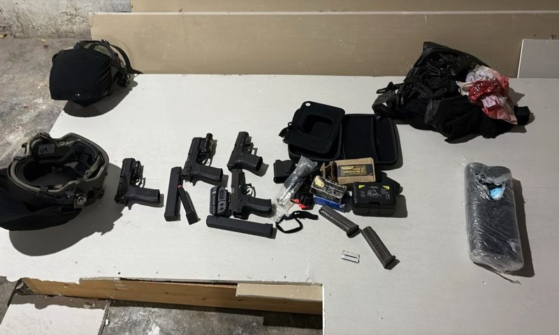 אקדחים רימוני הלם ואפודים | סוכל ניסיון הברחת אמל"ח מיו"ש