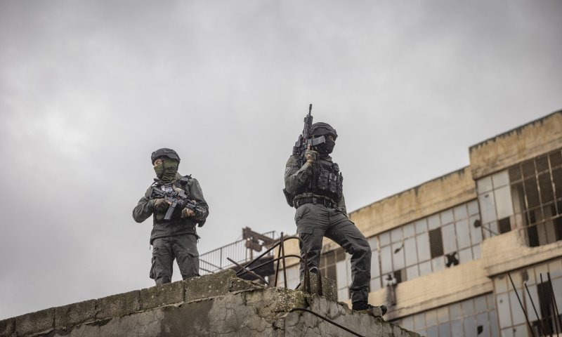 כמו בסצנה מ"פאודה": מסתערבי מג"ב עצרו מחבל שתכנן פיגוע | צפו