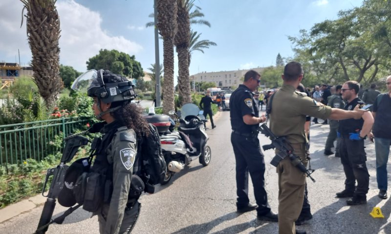 הקצין היה בדרך למספרה: פרטים נוספים על הפיגוע במעלה אדומים