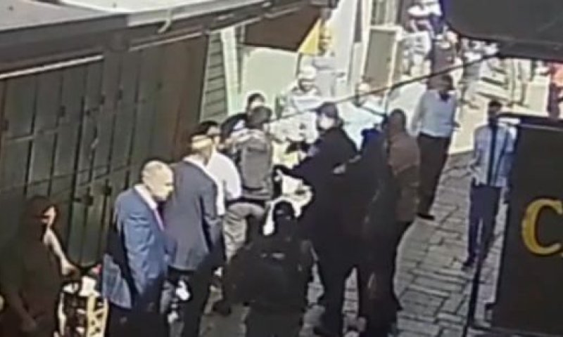 צפו: כך ערבי תקף יהודי בעיר העתיקה