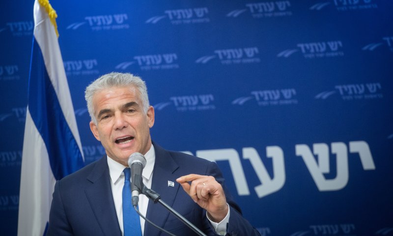 יאיר לפיד: "אם נתניהו יישאר- נהיה מדינת הלכה"