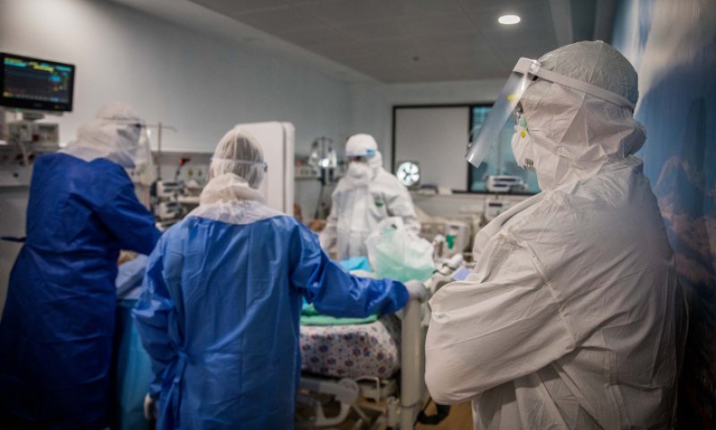 מספר נדבקי הקורונה; 11,586; מניין הנפטרים 116