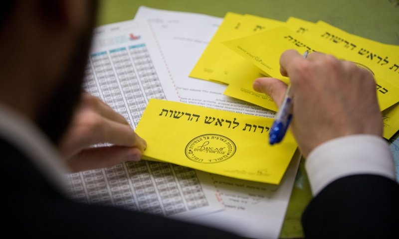 שלושת הקולות שיכריעו: הבחירות הדרמטיות במגדל