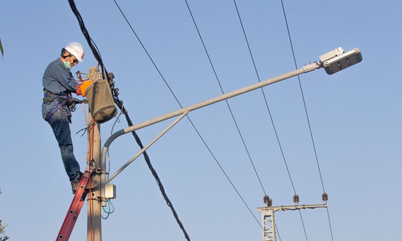 חברת החשמל: 'תוקן הנזק מהרקטות, החשמל חזר'