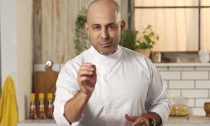 השף הישראלי מכה על חטא: "הייתי מהאפסים שהטיפו לשלום"