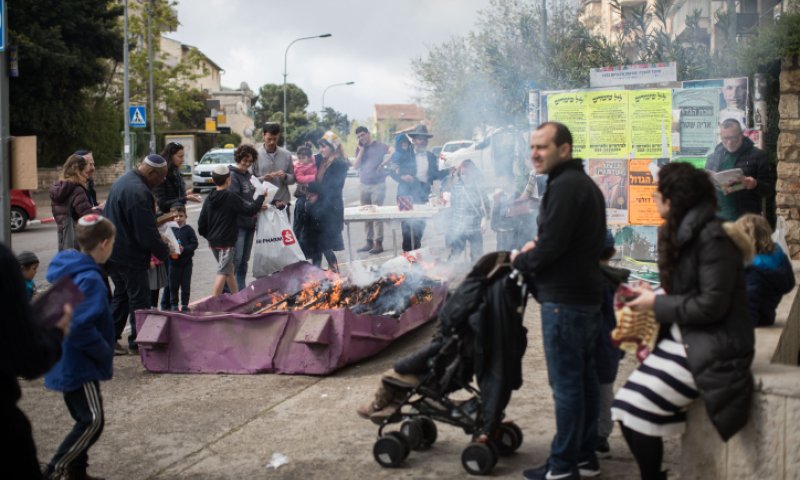 שריפת החמץ המרכזית של עיריית ירושלים. צפו