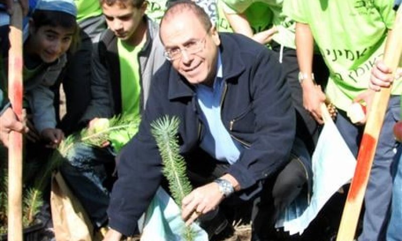 סילבן שלום בנטיעות בגולן: "דרושים הסדרי ביטחון איתנים"