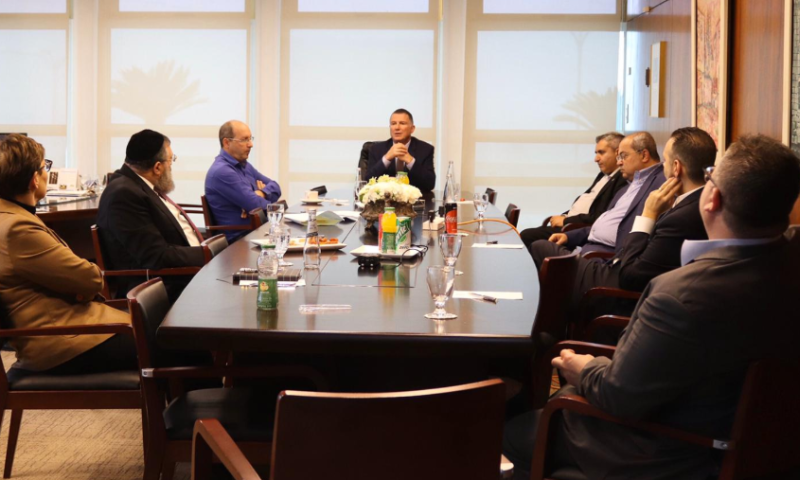 שברתם את הכלים": חילופי מהלומות בין ניסנקורן לזוהר