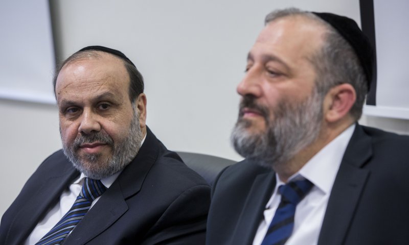 לאור מצבו הרפואי: דרעי יחליף את השר אזולאי