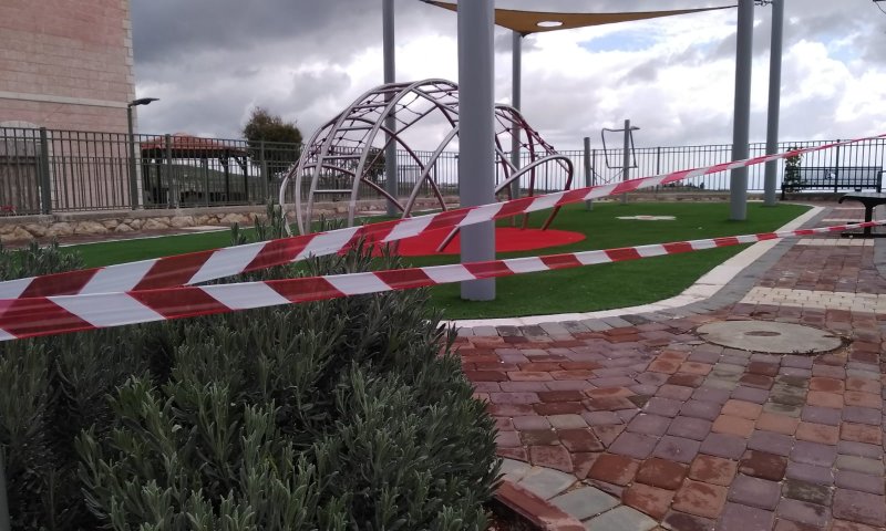 נציג משרד הבריאות: "לא פותחים גני שעשועים"