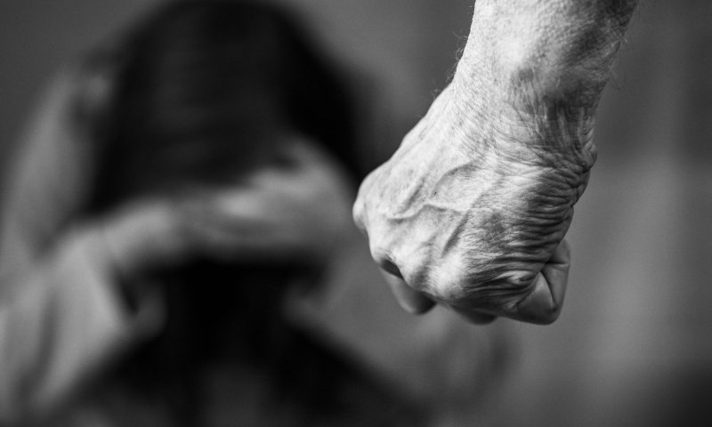 חשד: שלושה ילדים עברו מסכת התעללות מצד אביהם