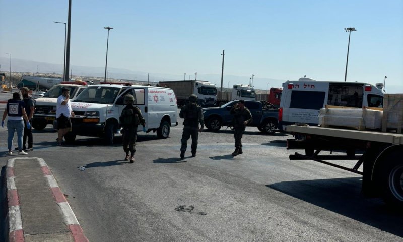 פיגוע ירי במעבר אלנבי: מחבל שהגיע מירדן רצח 3 בני אדם