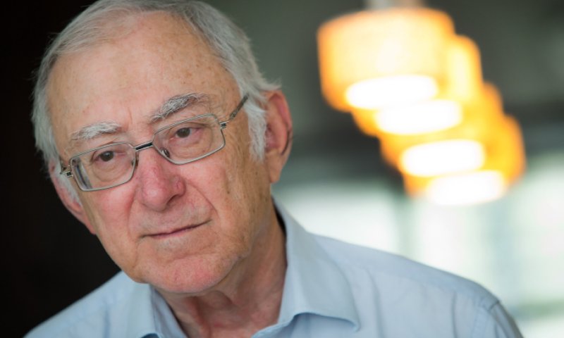 בצל הסערה: פייסבוק הסירה את הפוסט של אסא כשר