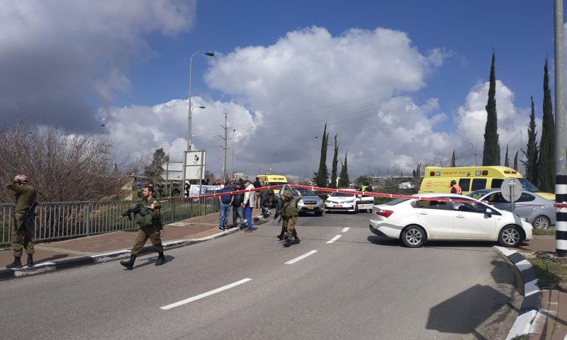 פיגוע באריאל: שיפור במצבו של החייל שנפצע קשה מאד