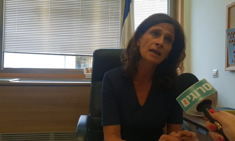 המרד בכחול לבן: ח"כית נוספת נגד דחיית הבחירות