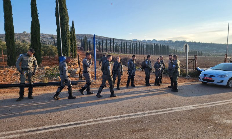 כוחות מפנים כרם בשילה, עשרות עצורים במקום