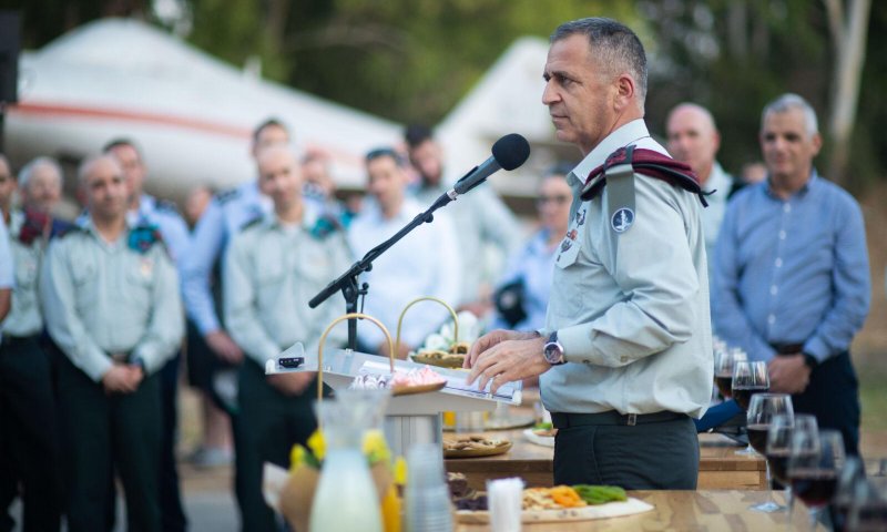נפתחה טייסת "עוף החול" המפעילה כלי טייס מאויישים