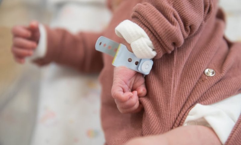 פרשת העוברים: השופטים קבעו &ndash; הילדה לא תועבר לאמא הביולוגית