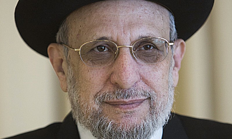 "לפסול השתתפות הרב רלב"ג בהצבעה במועצת"