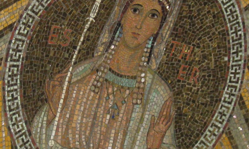 מי זוכר את הקדושה אסתר? רק האנוסים