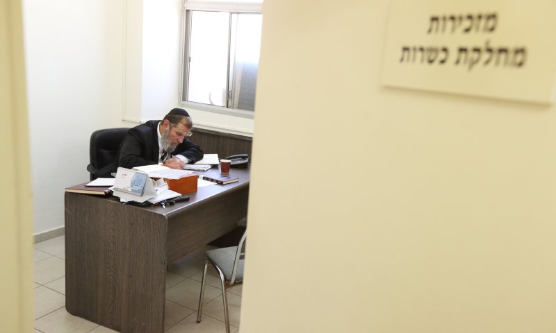 הרב אבינר: אסור להפריט את מערך הכשרות