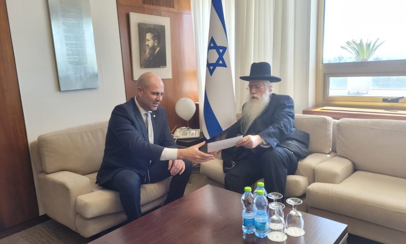 נורווגי נוסף: השר מאיר פרוש התפטר מהכנסת