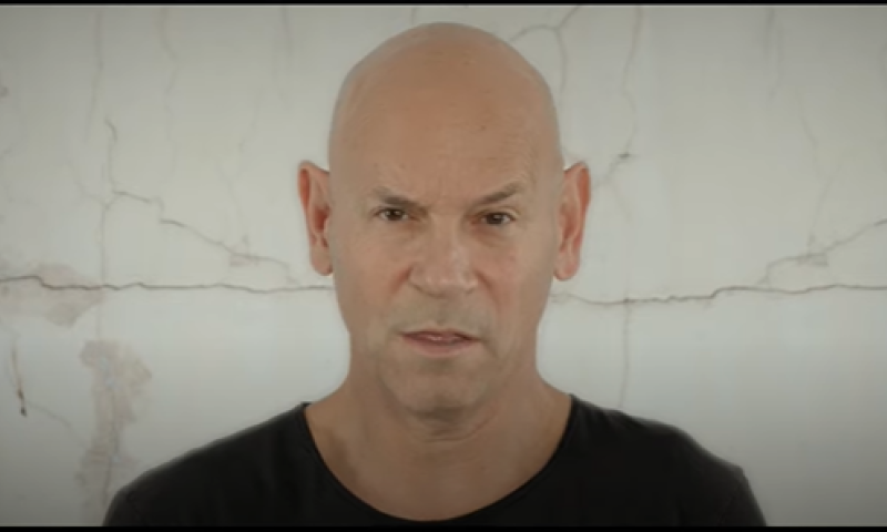 מרגש: רמי קלינשטיין חושף שיר חדש של נעמי שמר. צפו