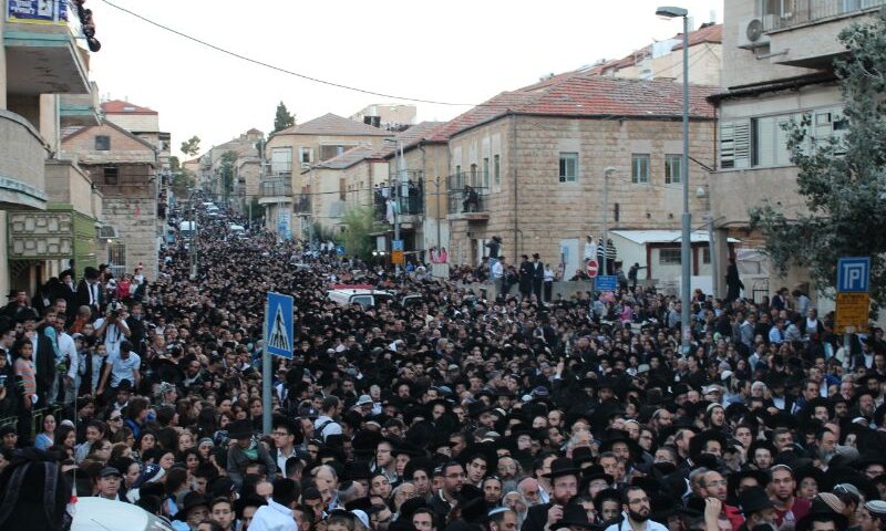 גלריית תמונות: מאות אלפים גודשים את הרחובות