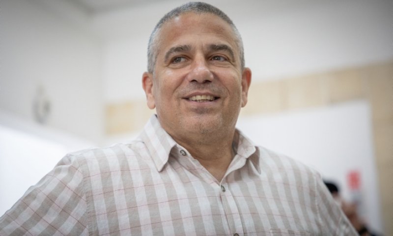 ינון מגל בהצהרה דרמטית: "לוקח על עצמי לממן אותם"